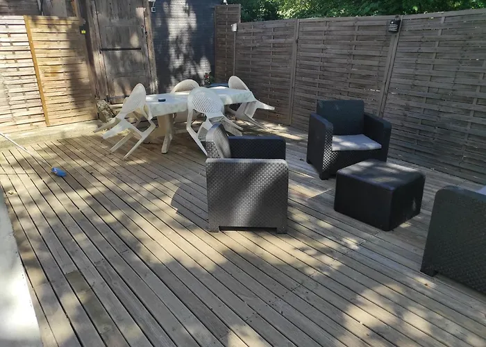 REZ DE CH. Appart 2 Ch. terrasse et parking
