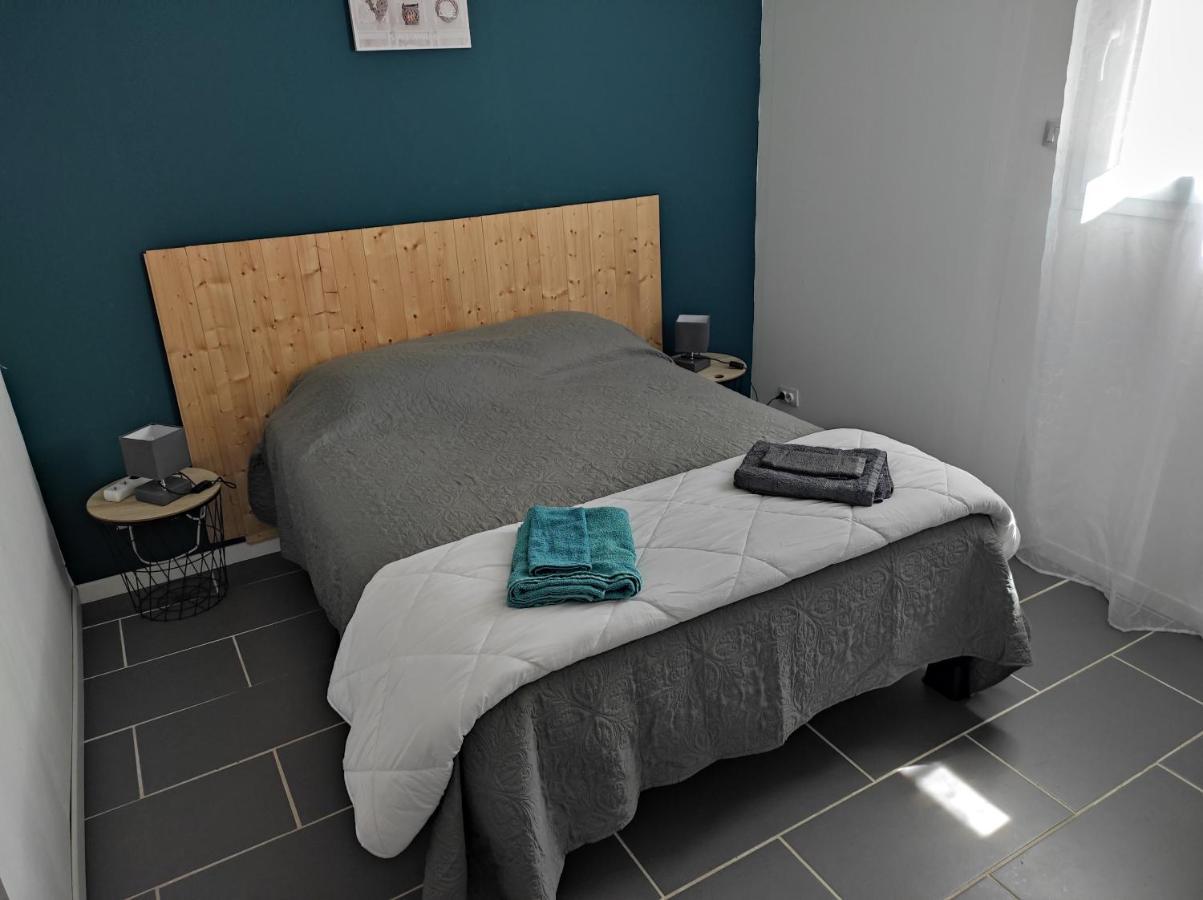 REZ DE CH. Appart 2 Ch. terrasse et parking Appartement