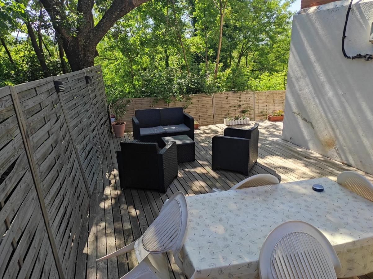 REZ DE CH. Appart 2 Ch. terrasse et parking * Lurs